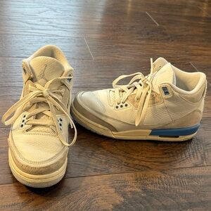 Jordan Kids Cream and Blue Sneakers